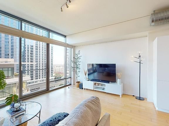 Photo - 1100 S Hope St Unit 112