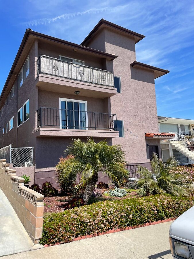 Open and Spacious 2 Bedroom, 1 Bathroom Ap... - Open and Spacious 2 Bedroom, 1 Bathroom Ap... Apartment Unit 1