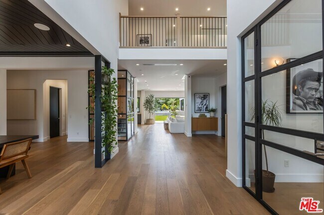 Photo - 18938 Wells Dr