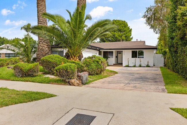 Building Photo - 13353 Erwin St Unit 13355