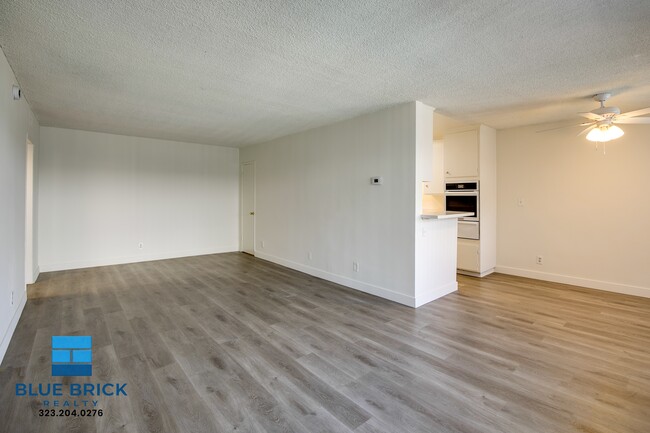 Photo - 17834 Burbank Blvd Unit 222