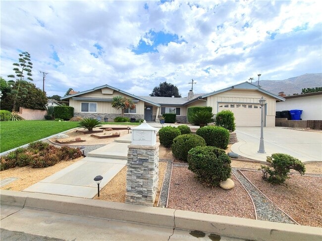 Photo - 12149 Country Club Ln