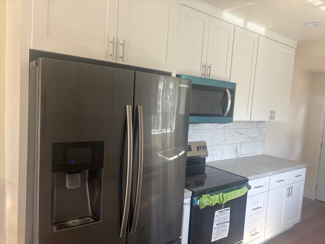 Photo - 124 E Cypress Ave