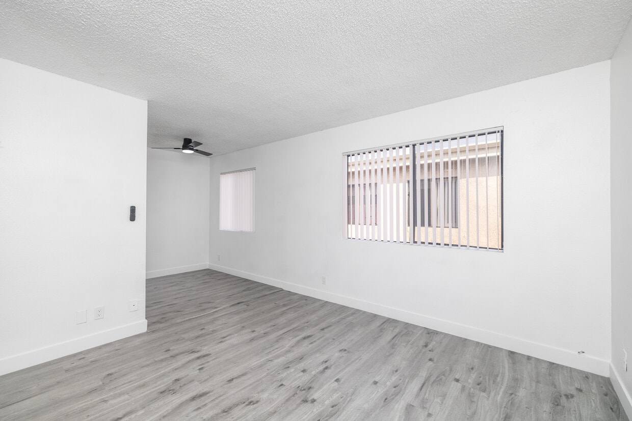 3D Tour - 1517 W Carson St