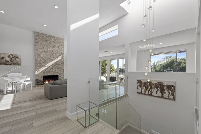 Photo - 641 Walther Way