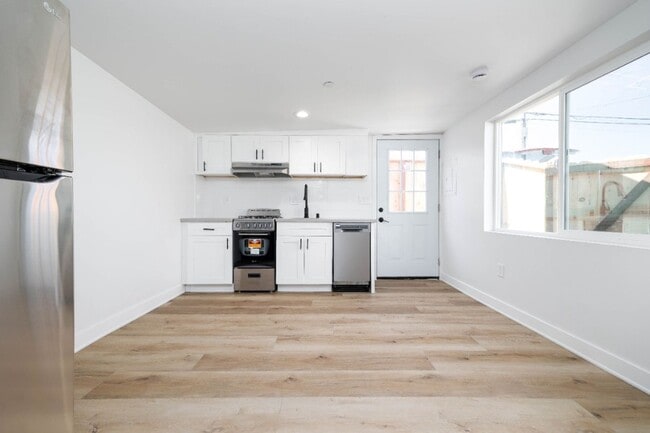 Photo - 6965 Saranac St Unit 6967 Saranac St