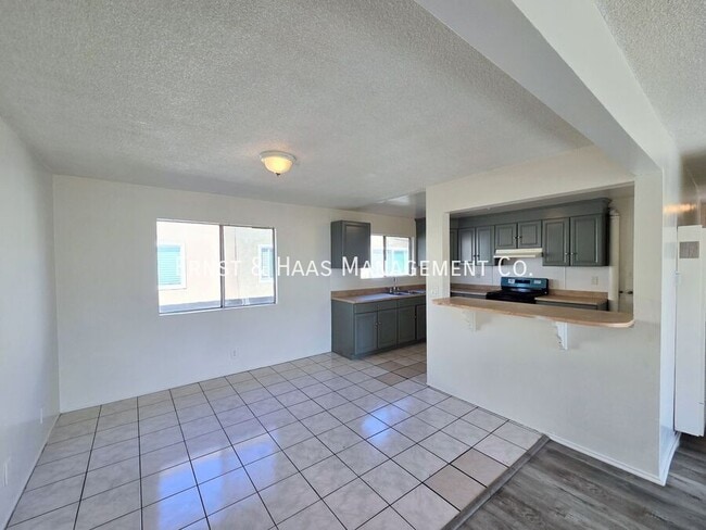 Photo - 1330 Walnut Ave Unit 04