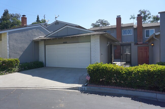 Building Photo - Nicely Upgraded 4 Bed 2.5 Bath Yorba Linda Townhome