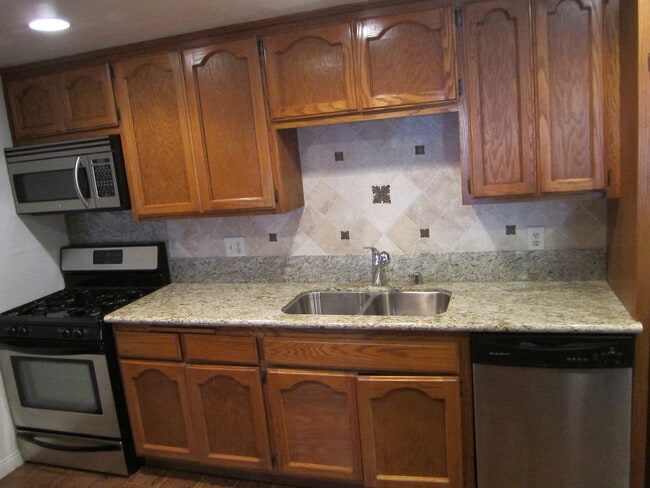 Photo - Los Caballeros #015 Unit 15A