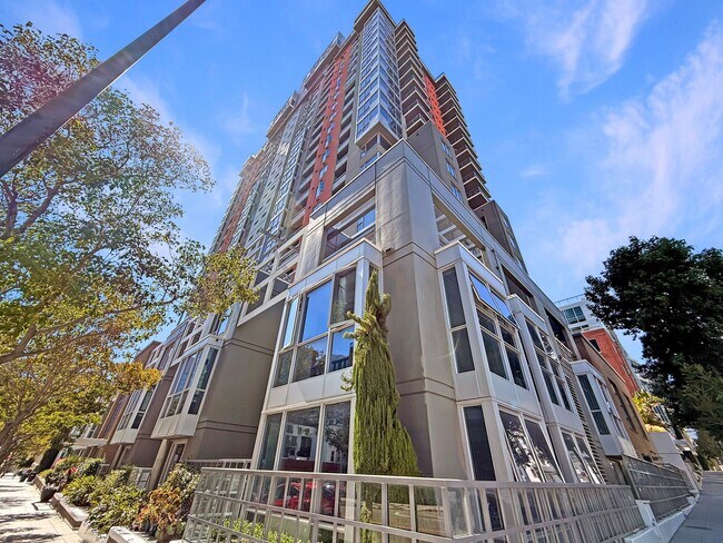 Modern 2BR/2.5BA with a Bonus Room Condo i... - Modern 2BR/2.5BA with a Bonus Room Condo i... Unit 11