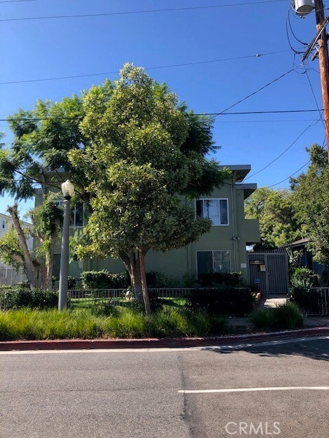 Photo - 1950 Cloverfield Blvd Unit 15