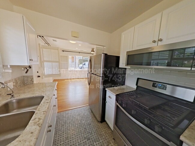Photo - 1132 Olive St