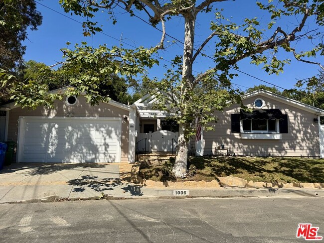 Building Photo - 1006 Las Pulgas Rd