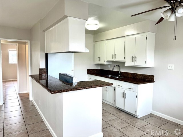 Building Photo - 912 Gladys Ave Unit 6 Rental