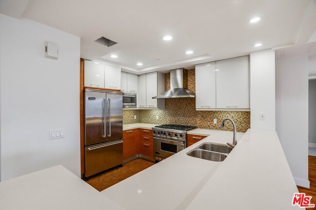 Photo - 1517 S Bentley Ave Unit 204