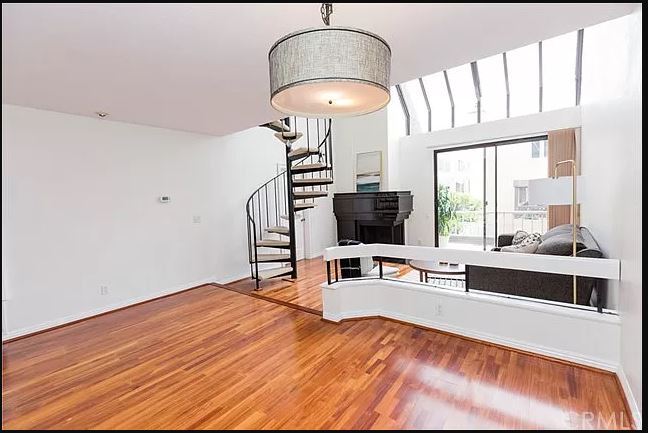 Huge Skylight window w/Natural Light - 1957 Temple Ave Condo Unit 205