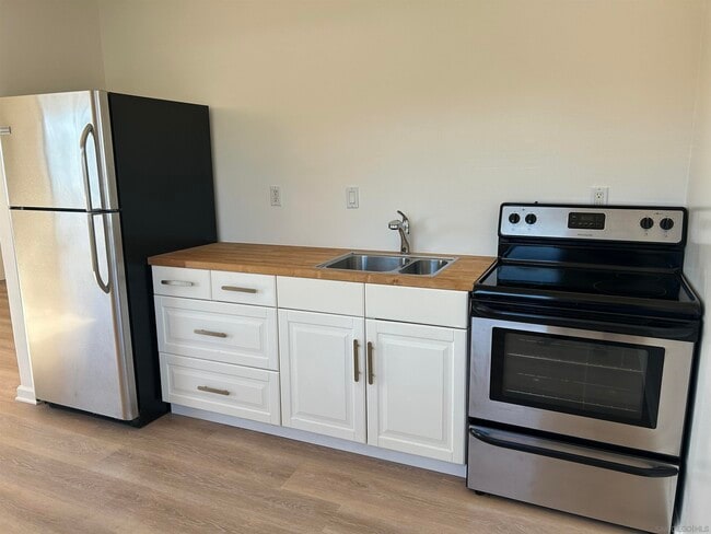 Photo - 1038 S Coast Hwy 101 Apartment Unit D