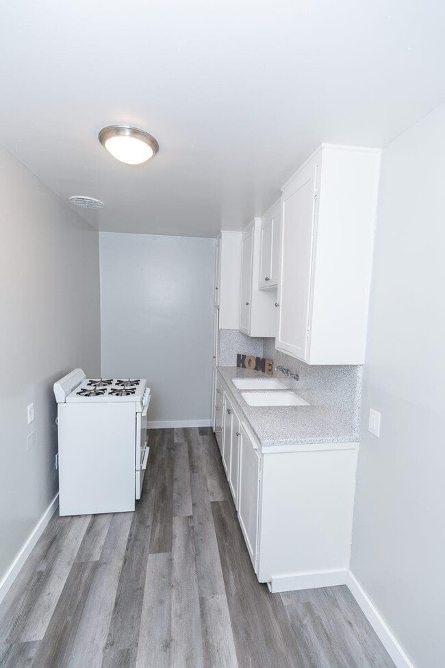 Photo - 1094 Cherry Ave