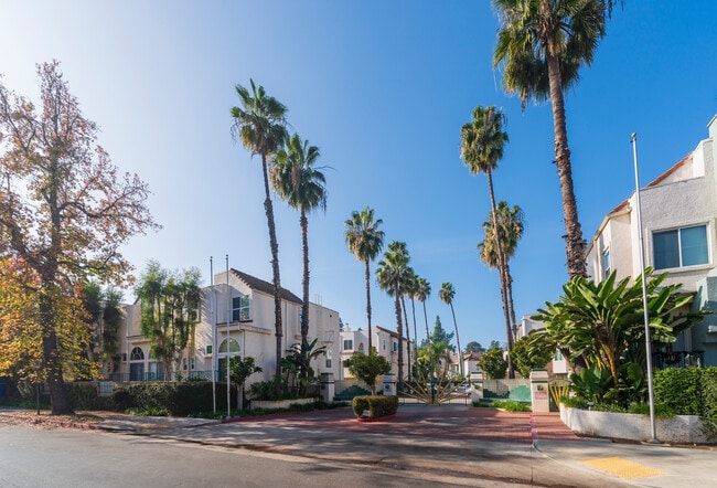 Photo - 5455 Sylmar Ave