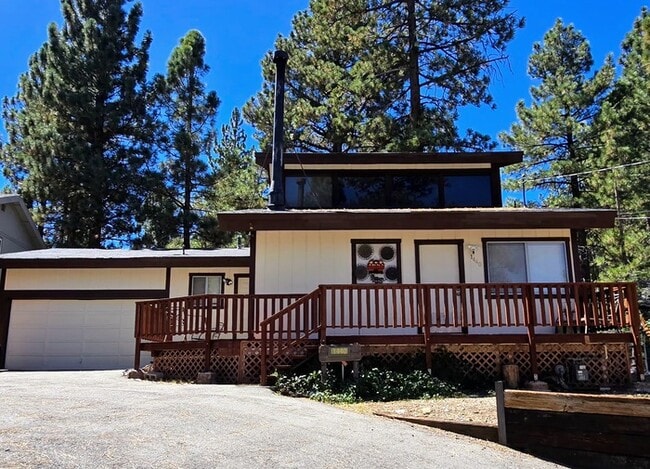 Building Photo - Charming 3-Bedroom + Loft Home in Shay Mea...
