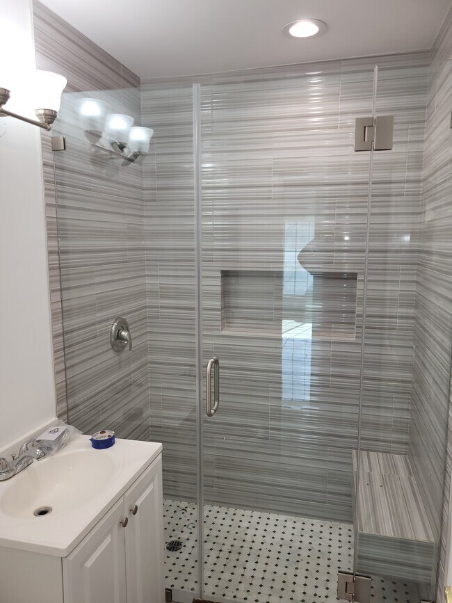 Guest Bath - 17449 Martha St Unit 17449