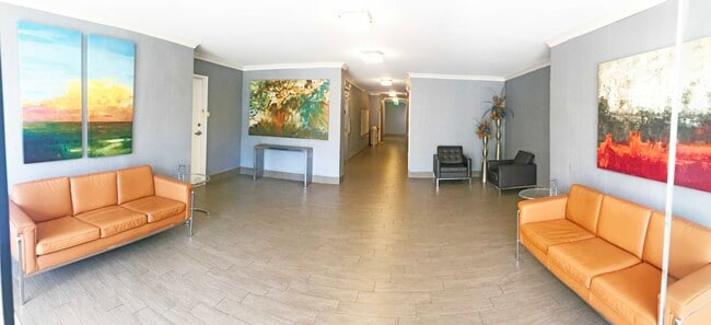 Lobby - 468 South Roxbury