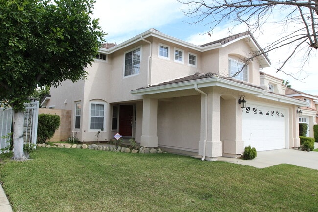 Coming Soon! Two story, 3 bedroom 2.5 bath... - Coming Soon! Two story, 3 bedroom 2.5 bath... House