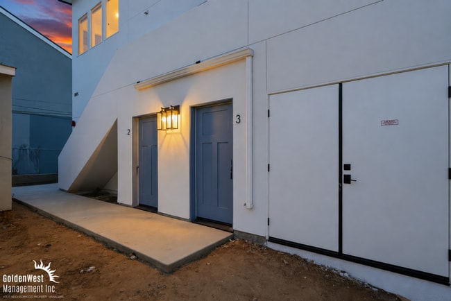 Building Photo - Newly Built Studio Apartment with Modern Kitchen & Stylish Finishes in San Diego!