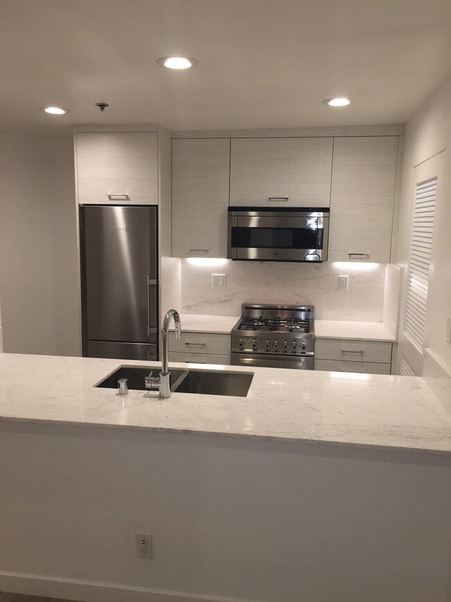 Photo - 8600 Burton Way