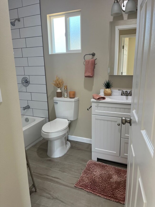 Photo - Penny Dr (8903) Unit Penny Dr (8905) - ADU