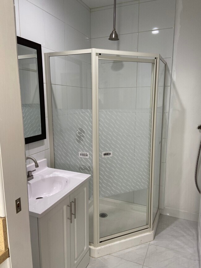 Enclosed Shower - 13044 Tonopah St