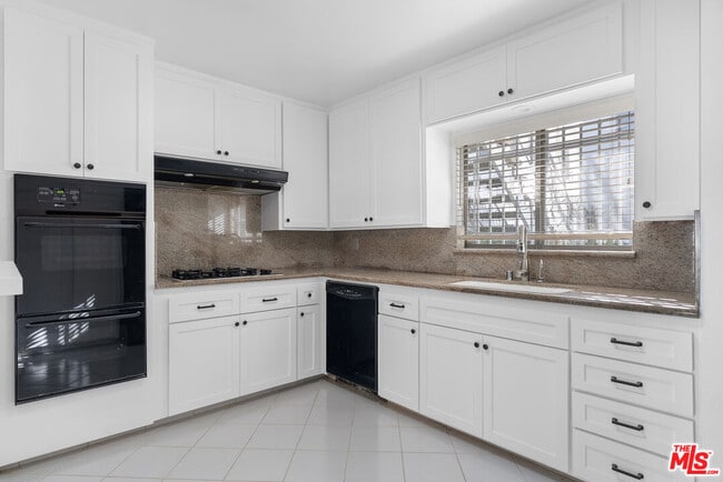 Photo - 824 S Shenandoah St Unit 2