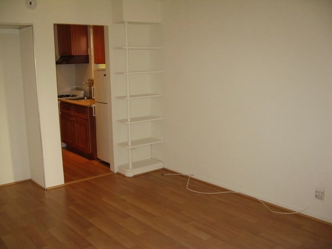 Photo - 10625-10631 Eastborne Ave