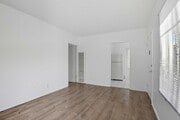 Photo - 103 E Tamarack Ave