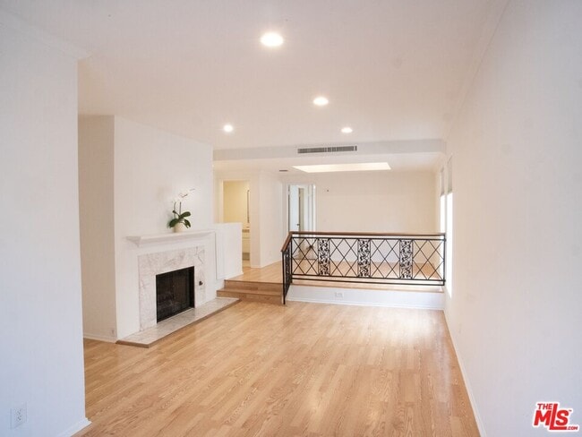 Photo - 1655 Selby Ave Unit 101