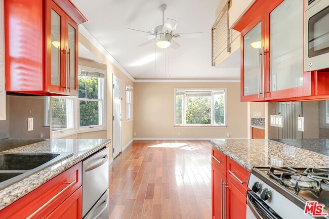 Photo - 325 Vernon Ave Unit 1