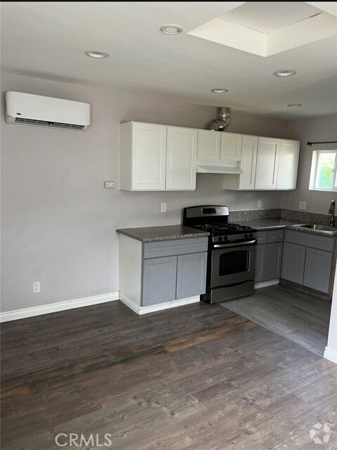 Building Photo - 1242 Oakhurst Dr Rental