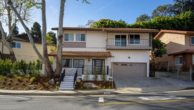 Photo - **3900 Paseo De Las Tortugas Torrance** Spacious 4 bedroom 3 bath with beautiful view!