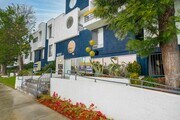 Photo - Chateau Lakeside Apartments