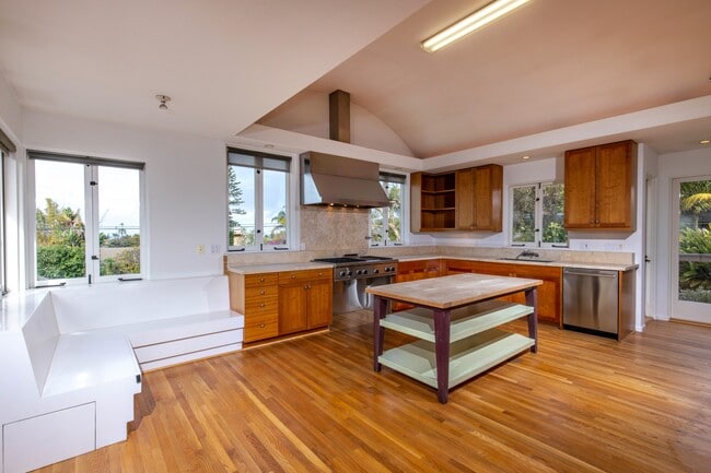 Photo - 1090 Devonshire Dr