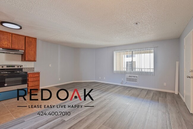 Photo - 2448 N Eastern Ave Unit 209