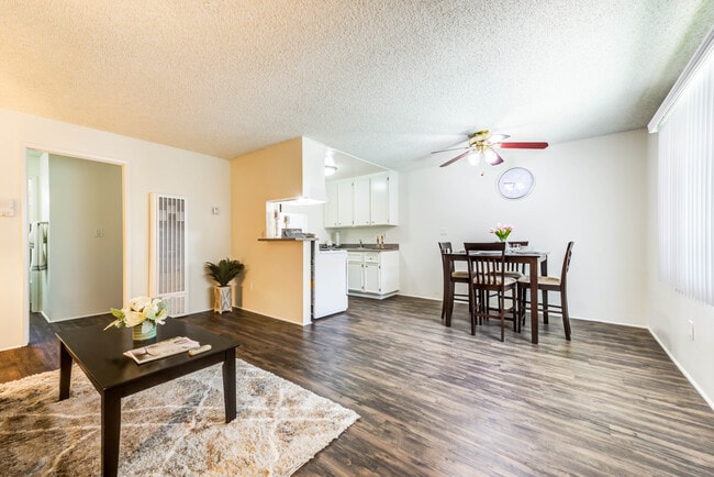 Photo - The Newporter