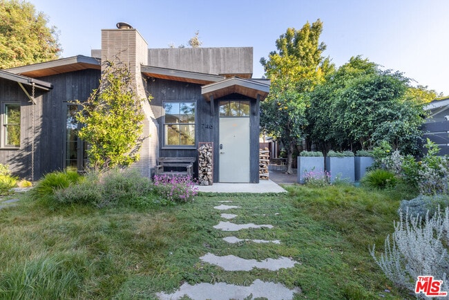 Photo - 746 Marco Pl