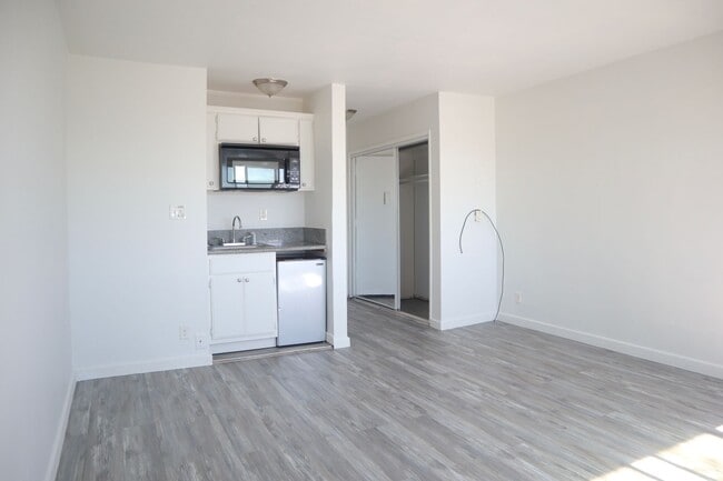 Photo - Bachelor Studio in Heart of Koreatown! Unit 309