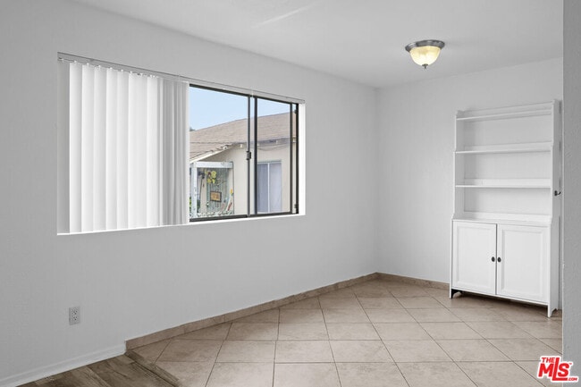 Photo - 324 Stepney St Unit 8