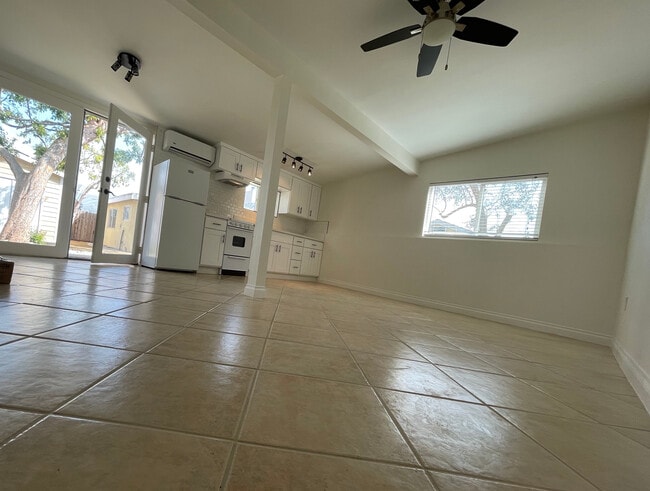 Photo - 5013 W 142nd St