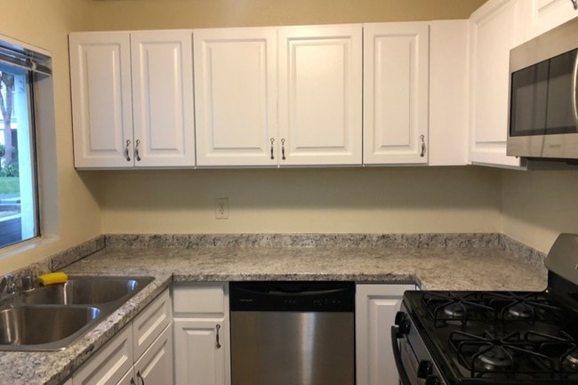 Photo - 200 W Chestnut St Unit 105