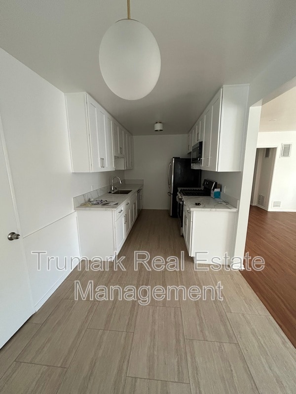 Photo - 555 Palm Dr Unit A