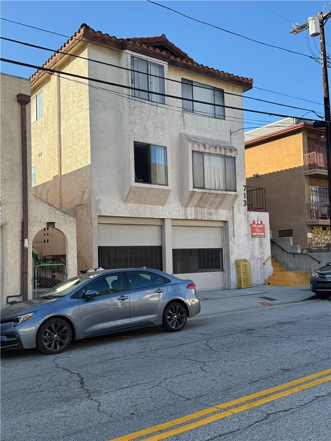 Photo - 713 N Grand Ave Unit 6-A