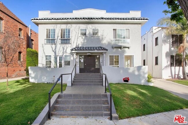 Photo - 1014 S Orange Dr Condo